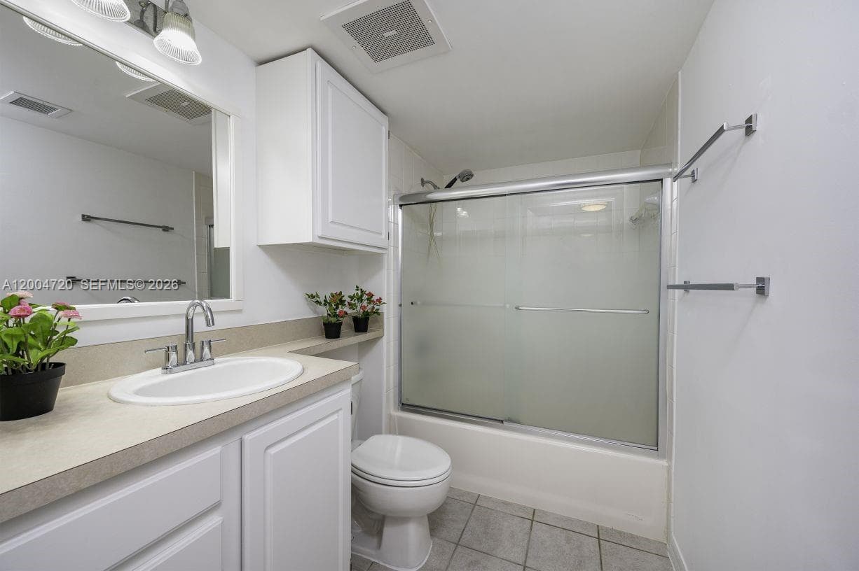2665 SW 37th Ave # 201, Miami FL 33133 — 23