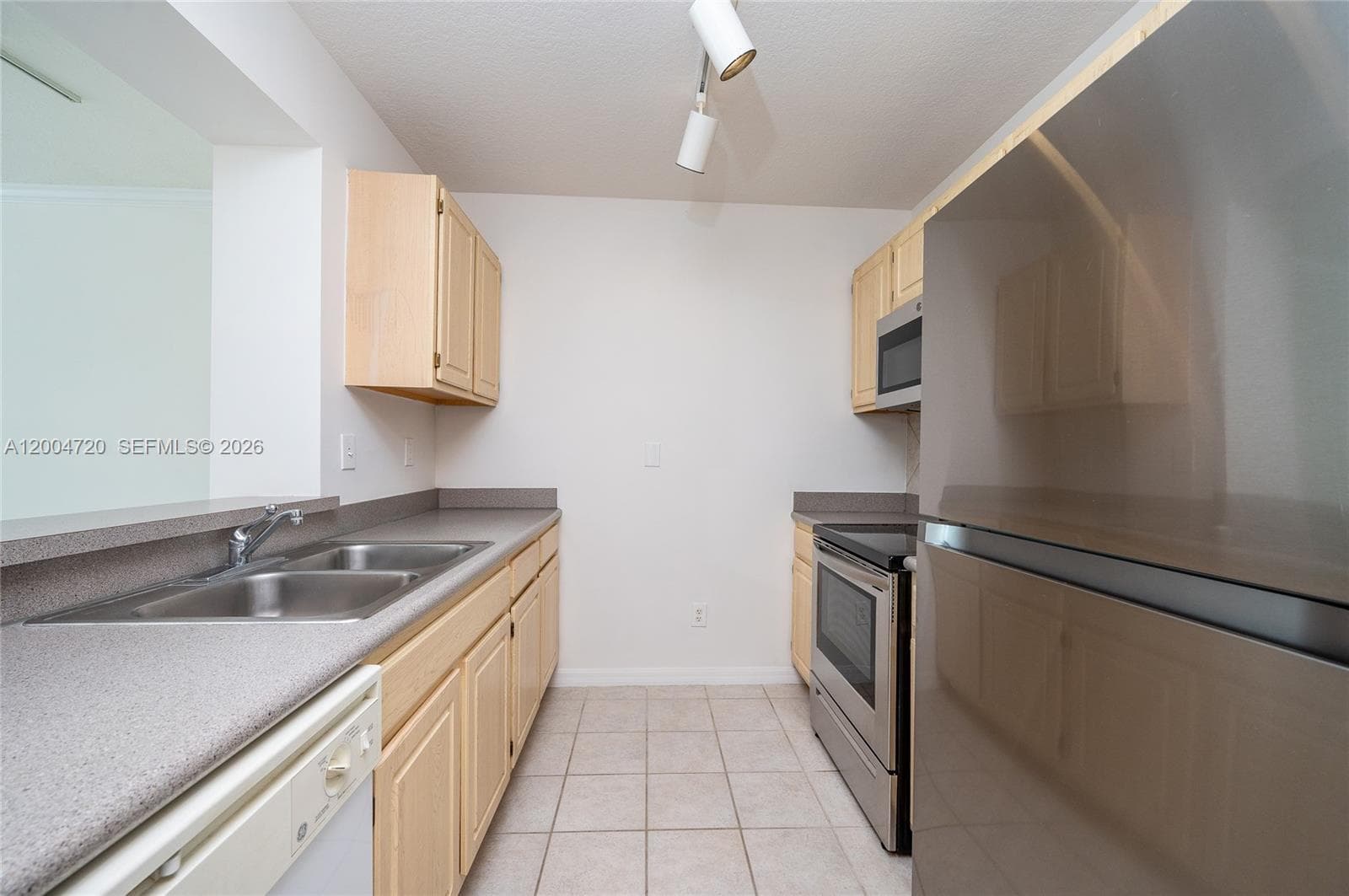 2665 SW 37th Ave # 201, Miami FL 33133 — 17