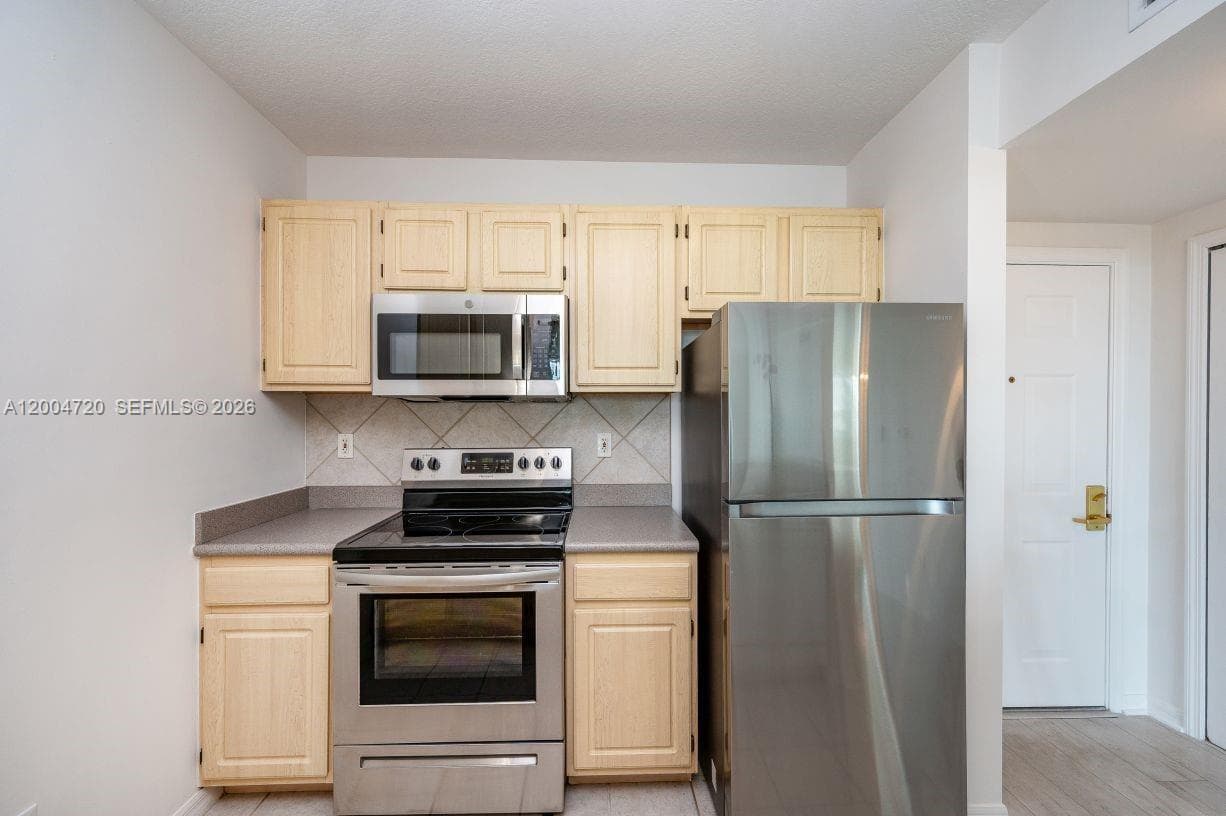 2665 SW 37th Ave # 201, Miami FL 33133 — 16