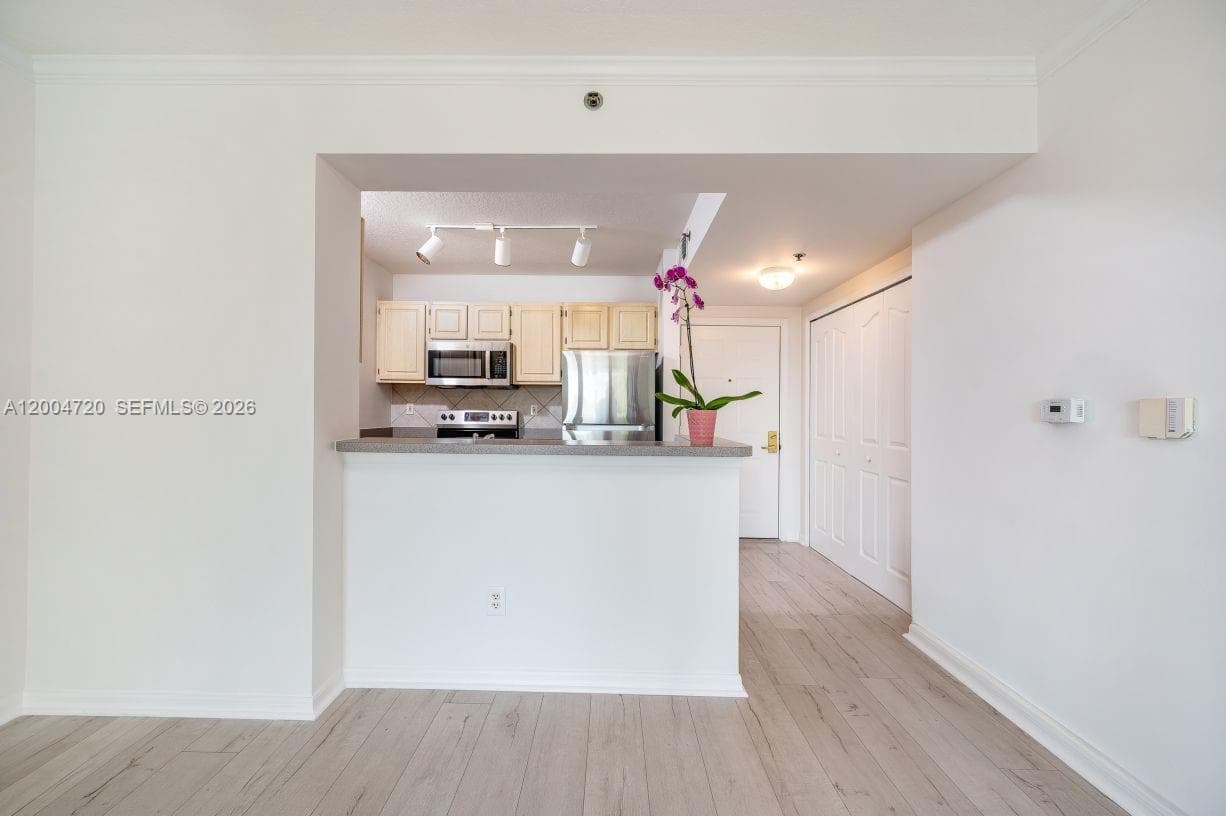 2665 SW 37th Ave # 201, Miami FL 33133 — 10