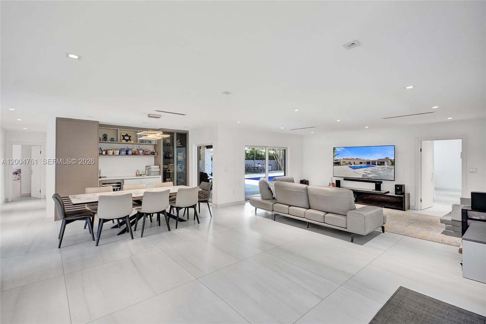 2126 NE 187th St, North Miami Beach FL 33179 — 28
