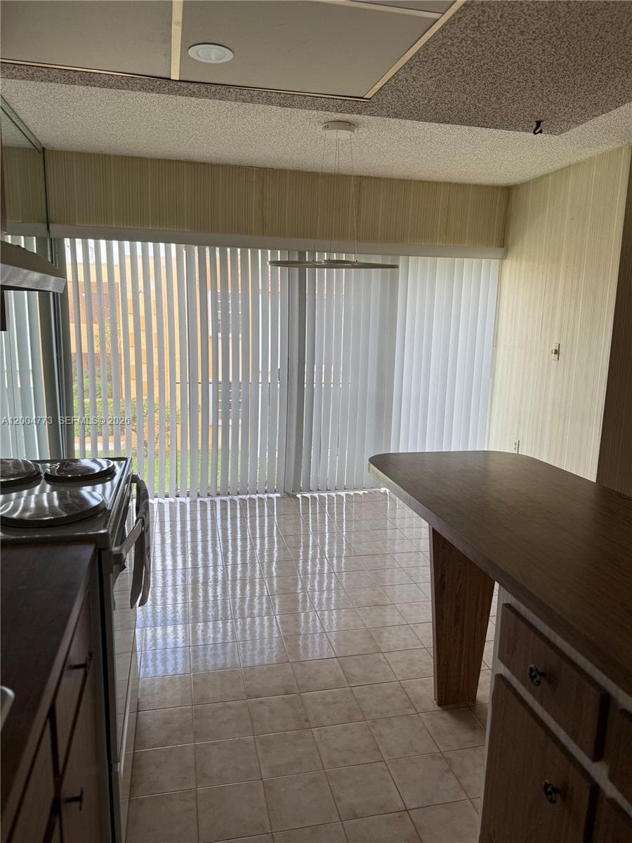9320 W Flagler St # 201D, Miami FL 33174 — 5