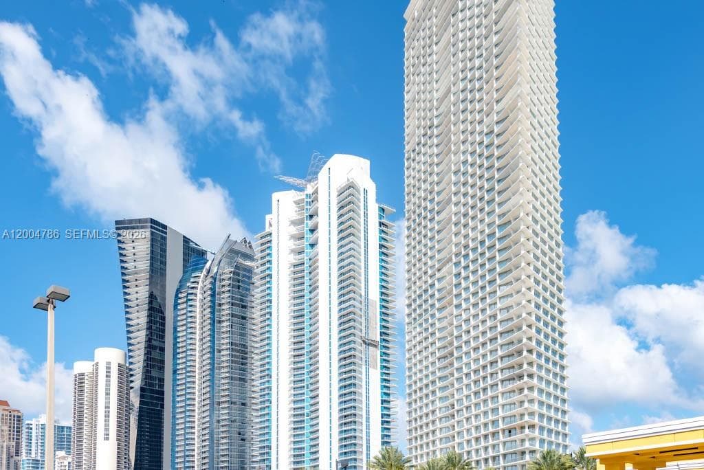 16901 Collins Ave # 1404, Sunny Isles Beach FL 33160 — 21