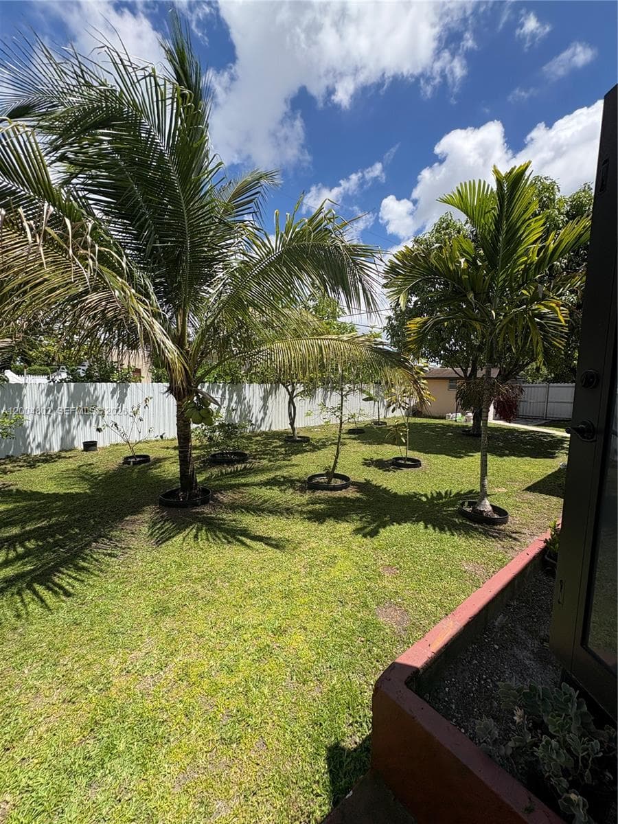 8581 SW 29th St, Miami FL 33155 — 16
