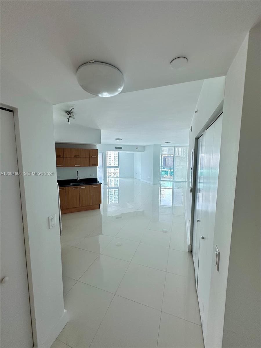 Wind Condo, Miami, FL — 7