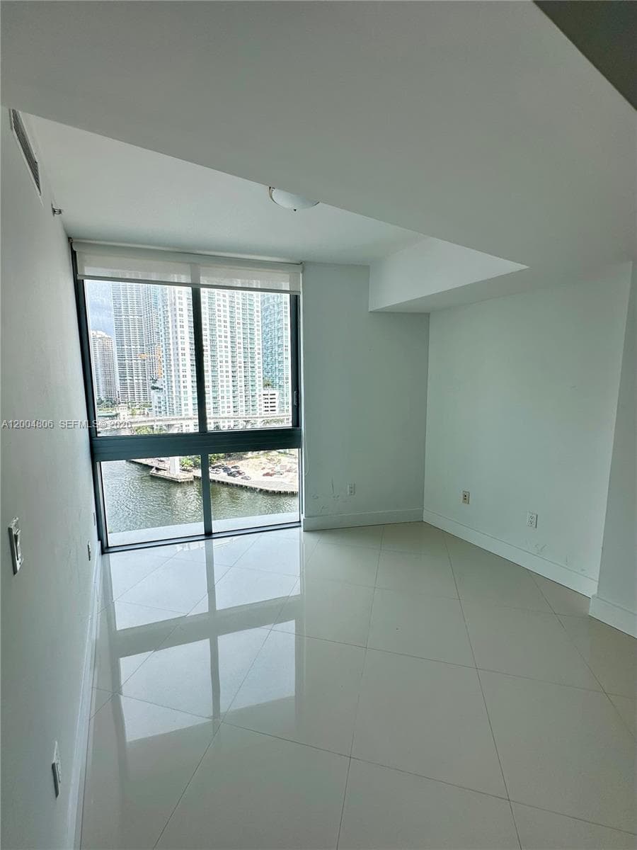 Wind Condo, Miami, FL — 10