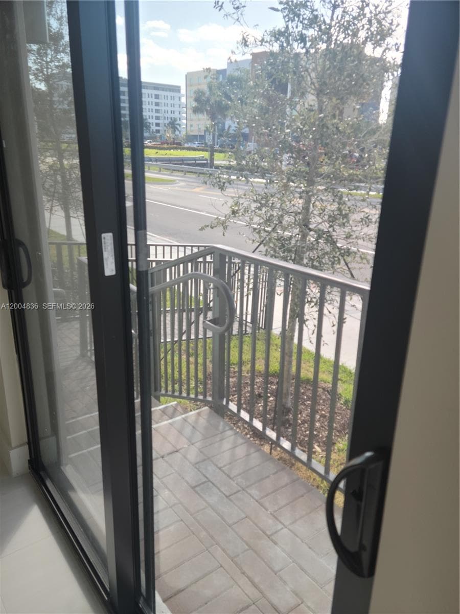 8167 NW 41st St # 109, Doral FL 33166 — 6
