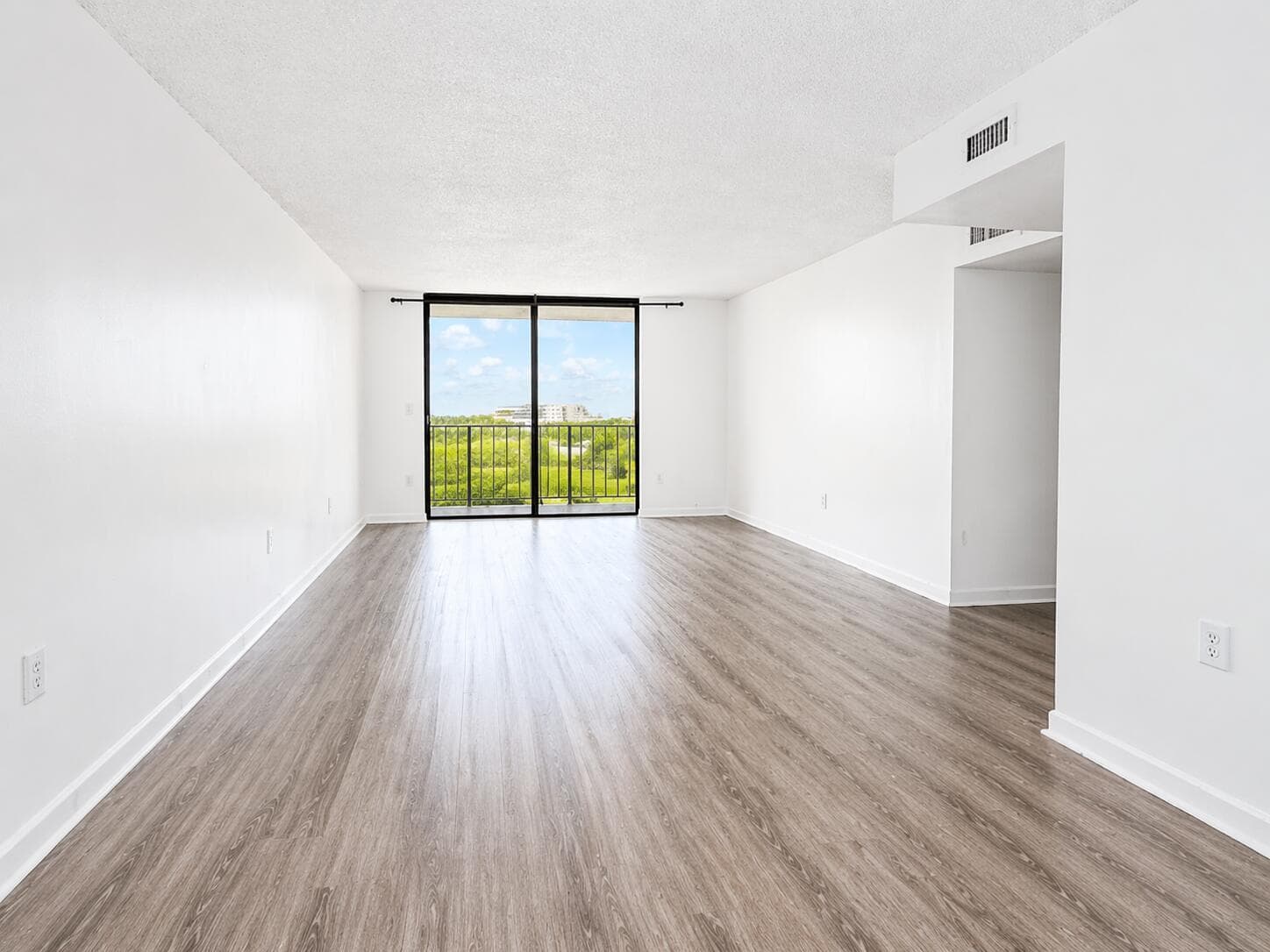 9682 Fontainebleau Boulevard # 603, Miami FL 33172 — 1