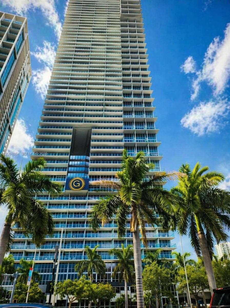 1100 Biscayne Blvd # 3708, Miami FL 33132 — 1