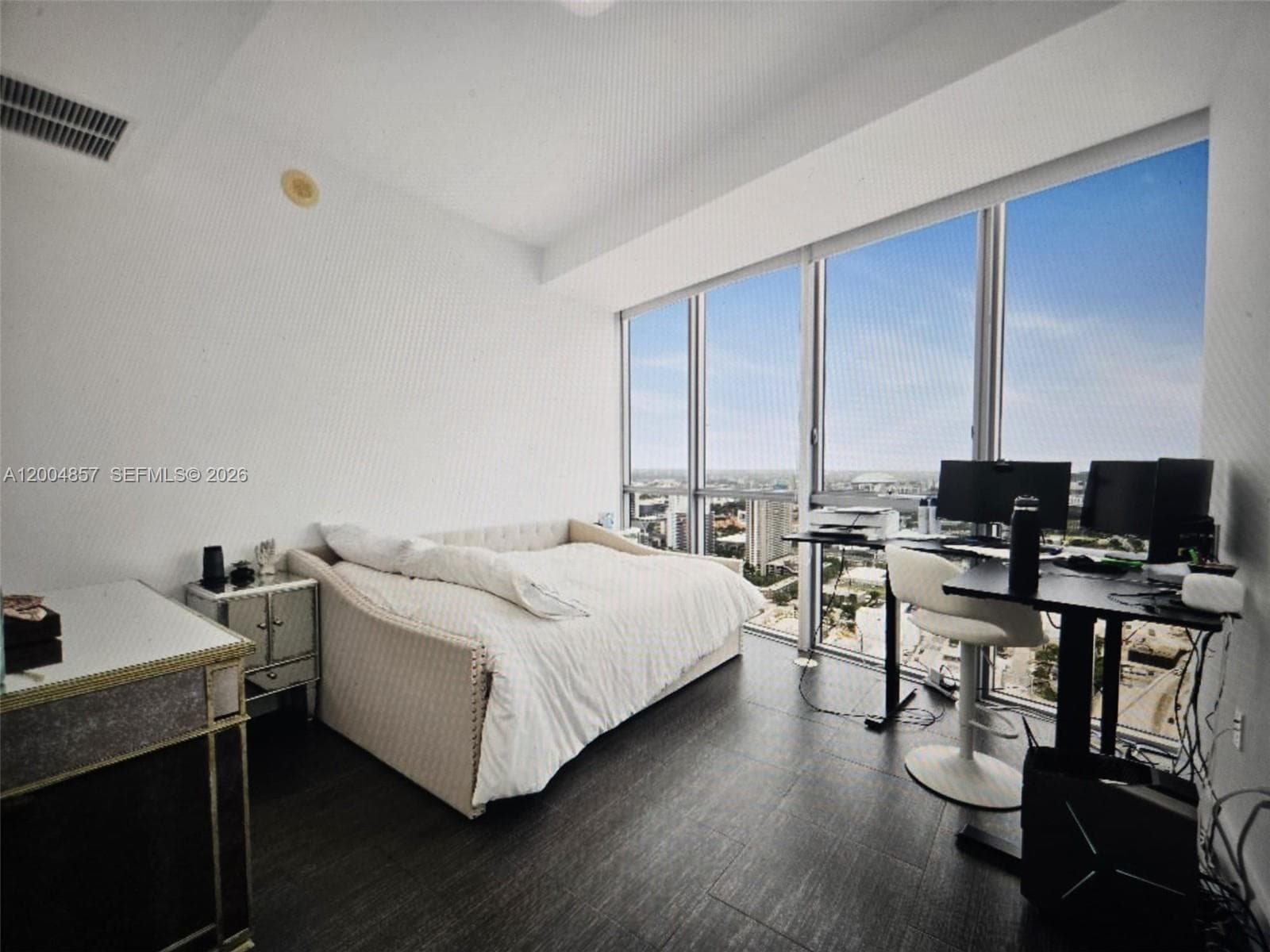 1100 Biscayne Blvd # 3708, Miami FL 33132 — 9