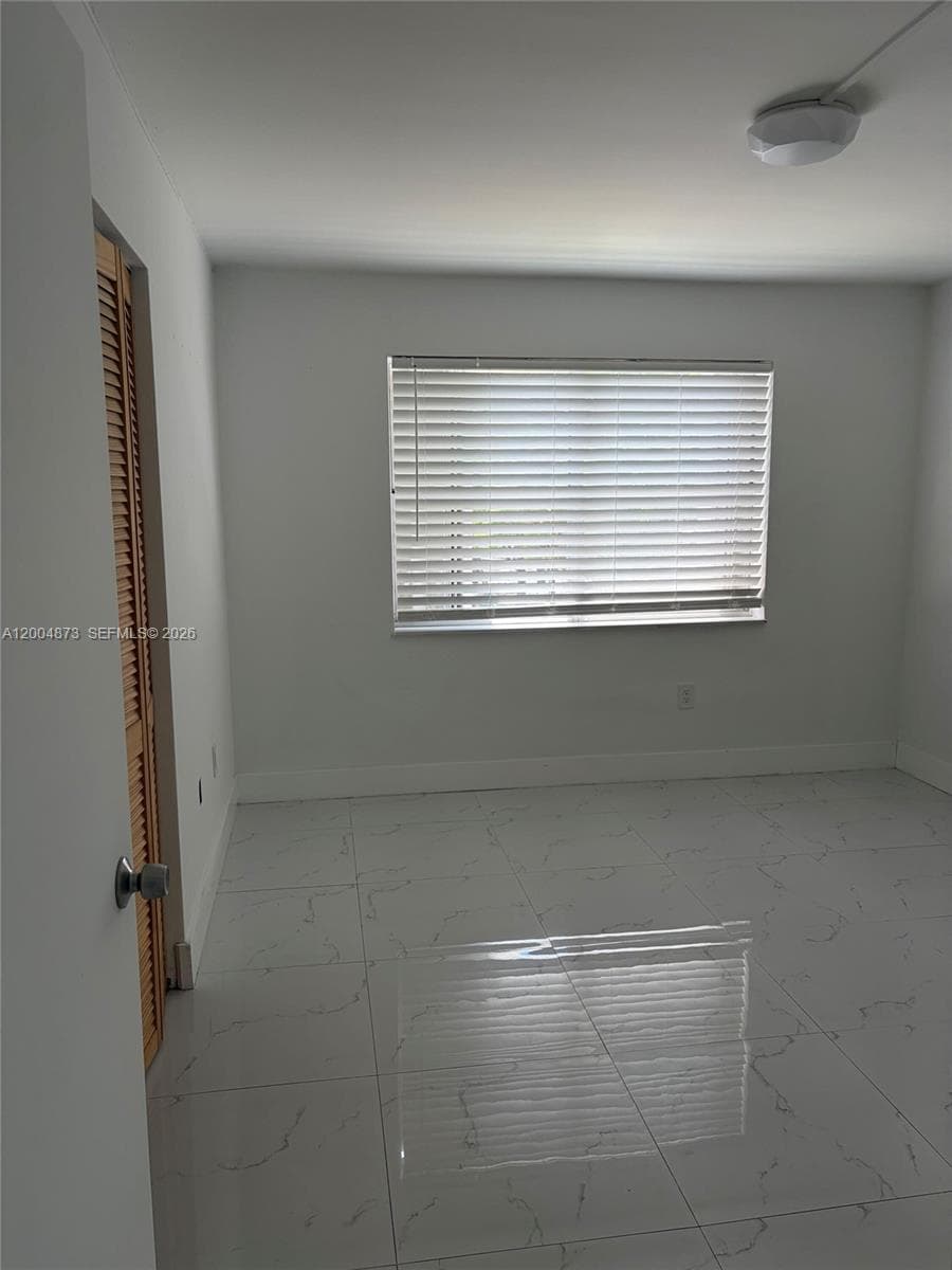 1401 NE 191st St # D201, Miami FL 33179 — 9