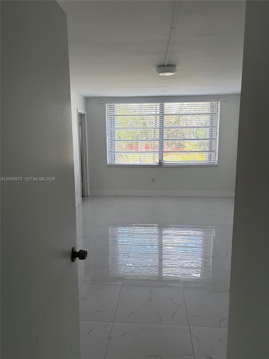 1401 NE 191st St # D201, Miami FL 33179 — 4