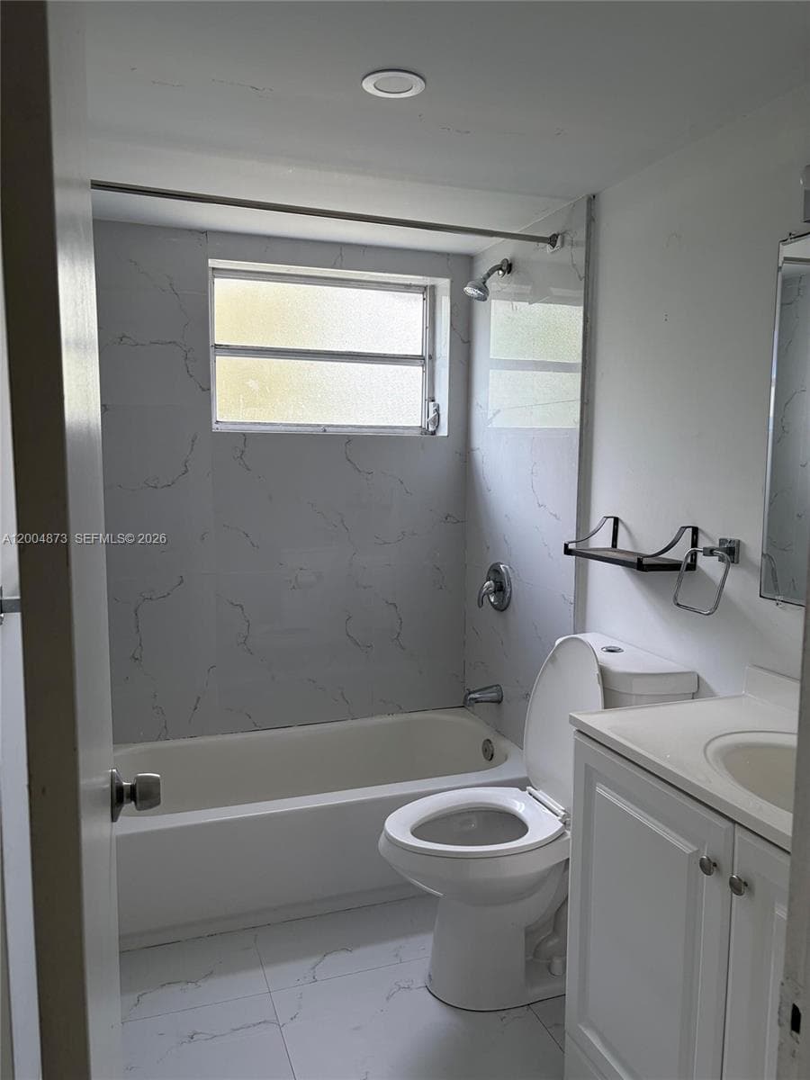 1401 NE 191st St # D201, Miami FL 33179 — 8