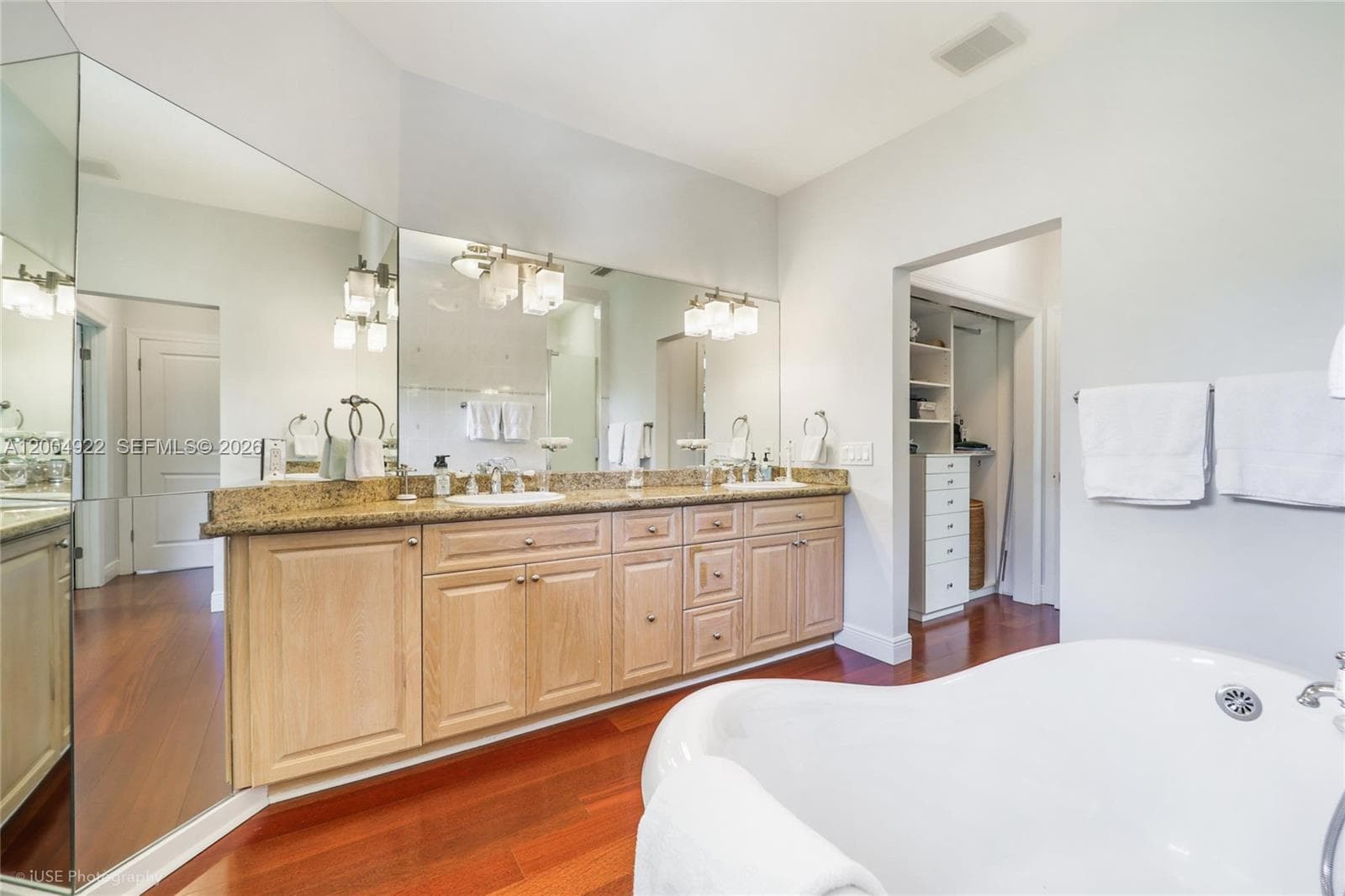 2449 S Bayshore Dr, Miami FL 33133 — 13