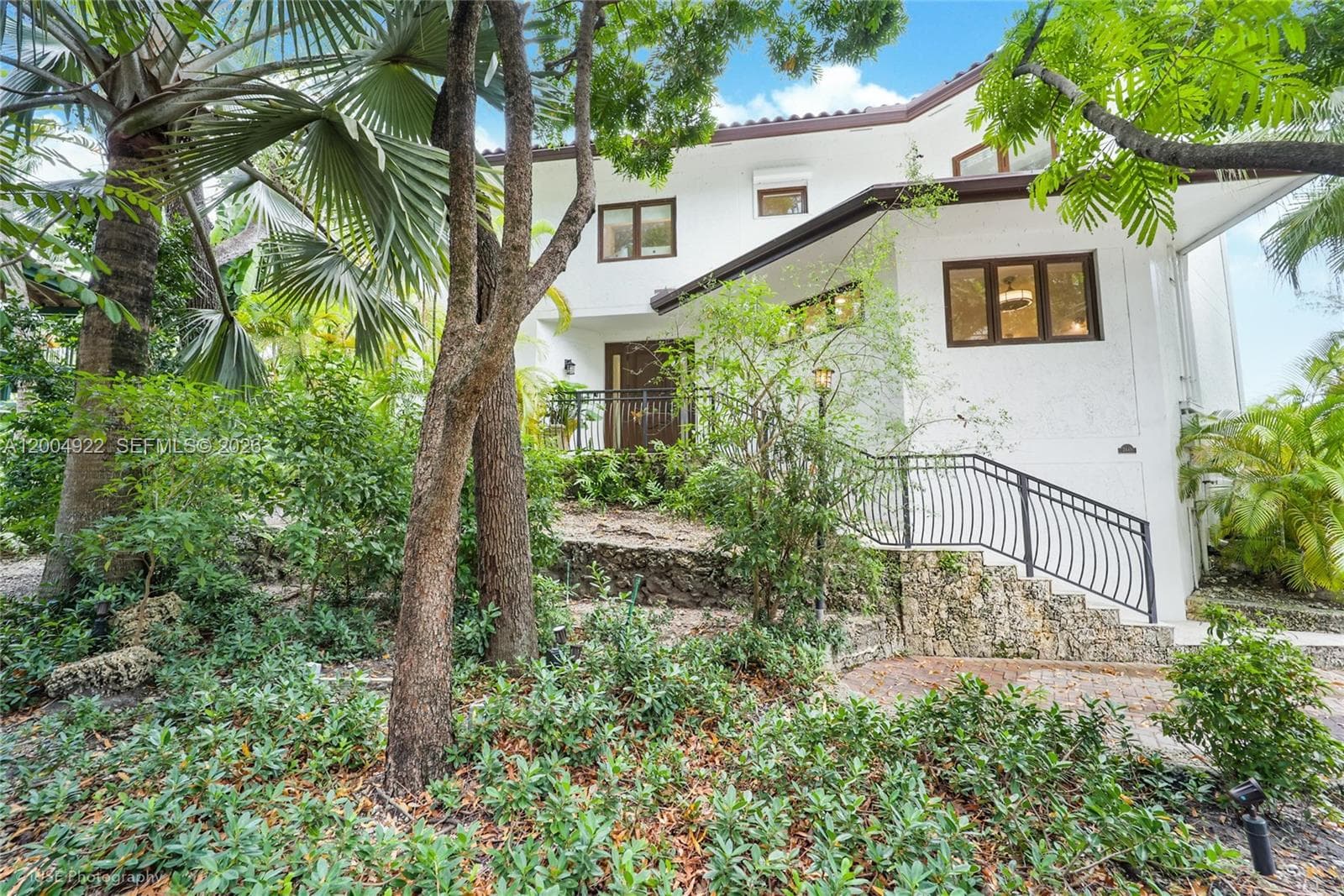 2449 S Bayshore Dr, Miami FL 33133 — 22