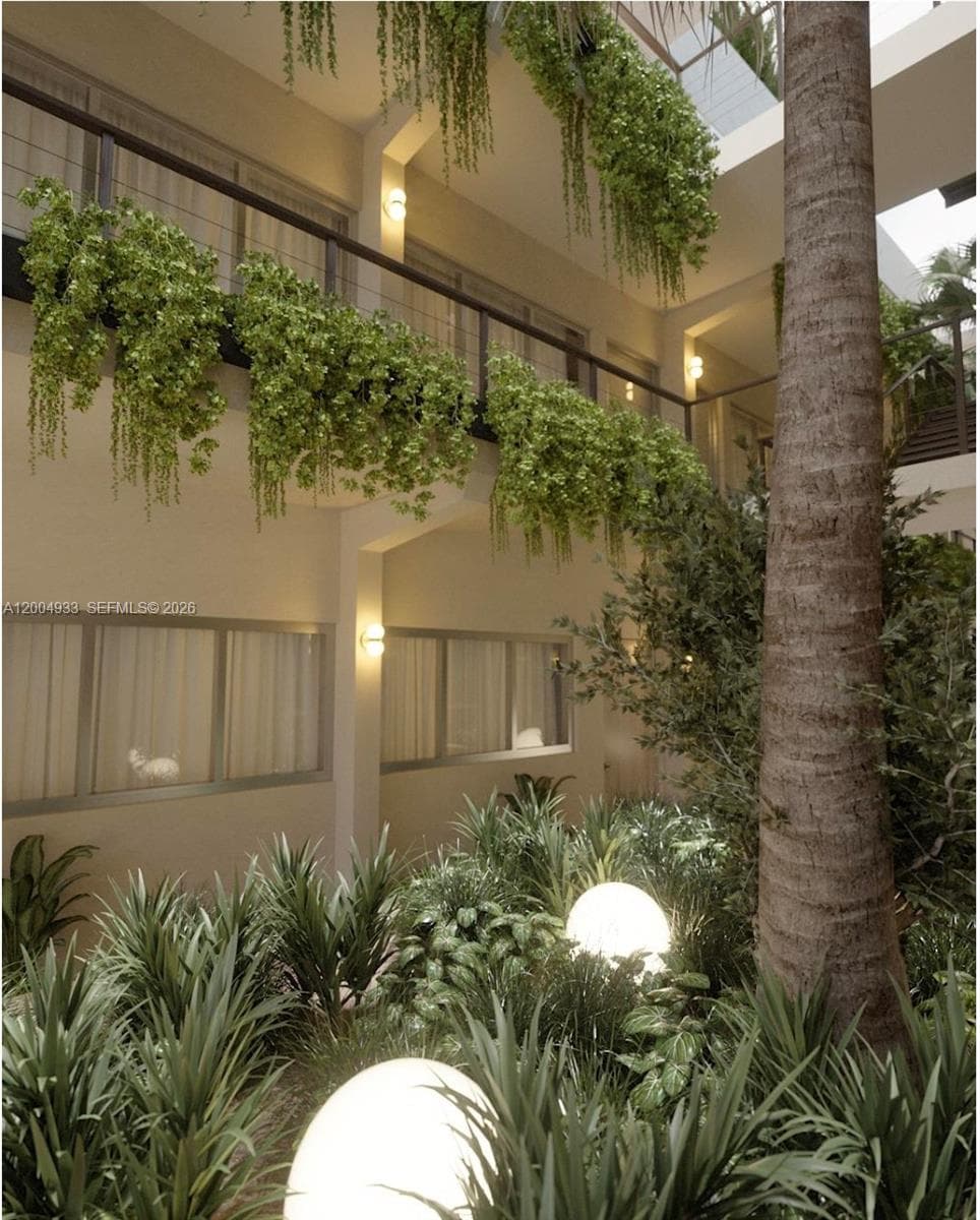260 Collins Ave # 105, Miami Beach FL 33139 — 27