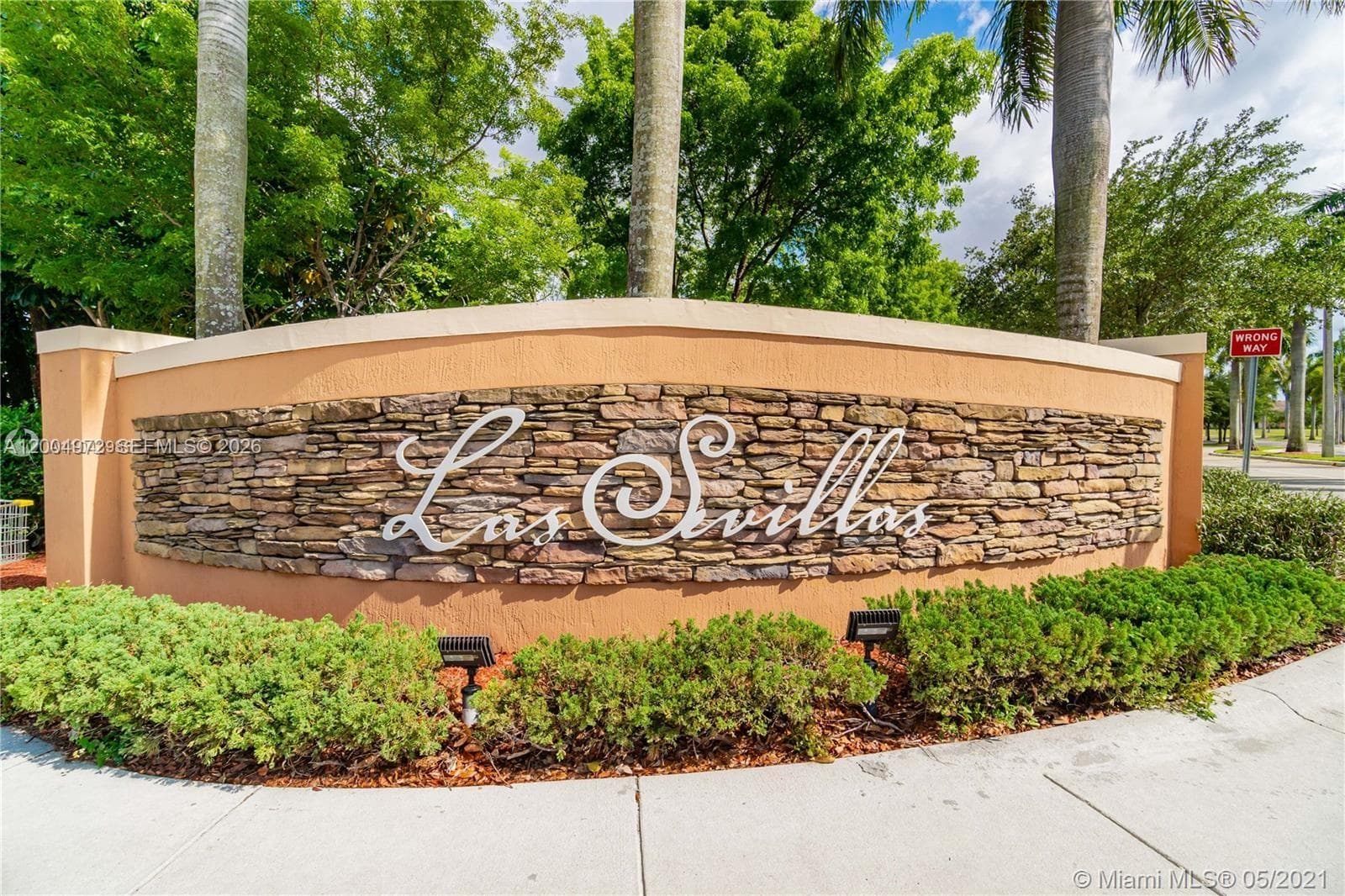 10012 NW 7th St # 209, Miami FL 33172 — 1