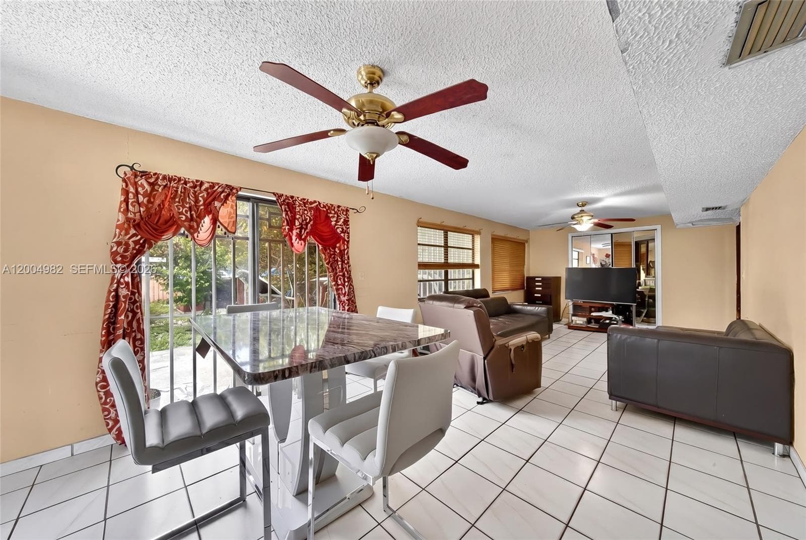 3061 NW 14th St, Miami FL 33125 — 23