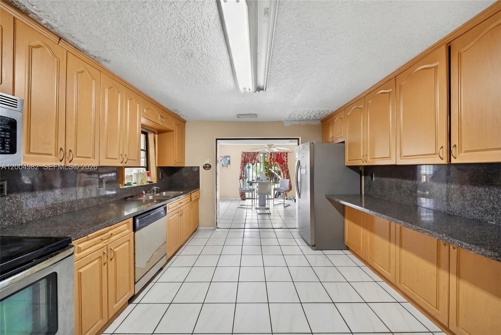 3061 NW 14th St, Miami FL 33125 — 14
