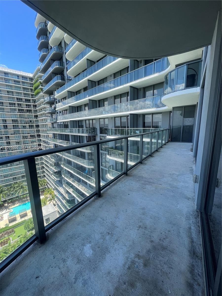 121 NE 34 St # 2215, Miami FL 33137 — 13
