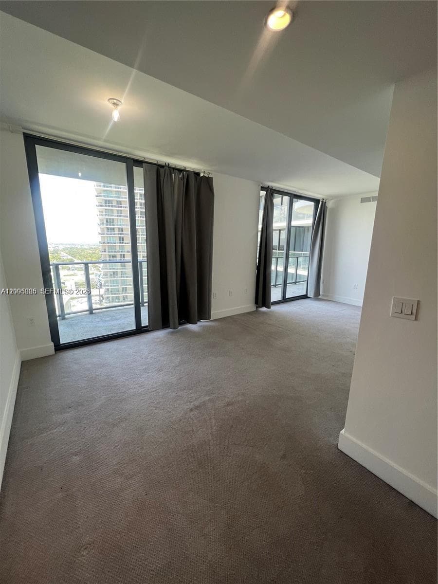 121 NE 34 St # 2215, Miami FL 33137 — 12