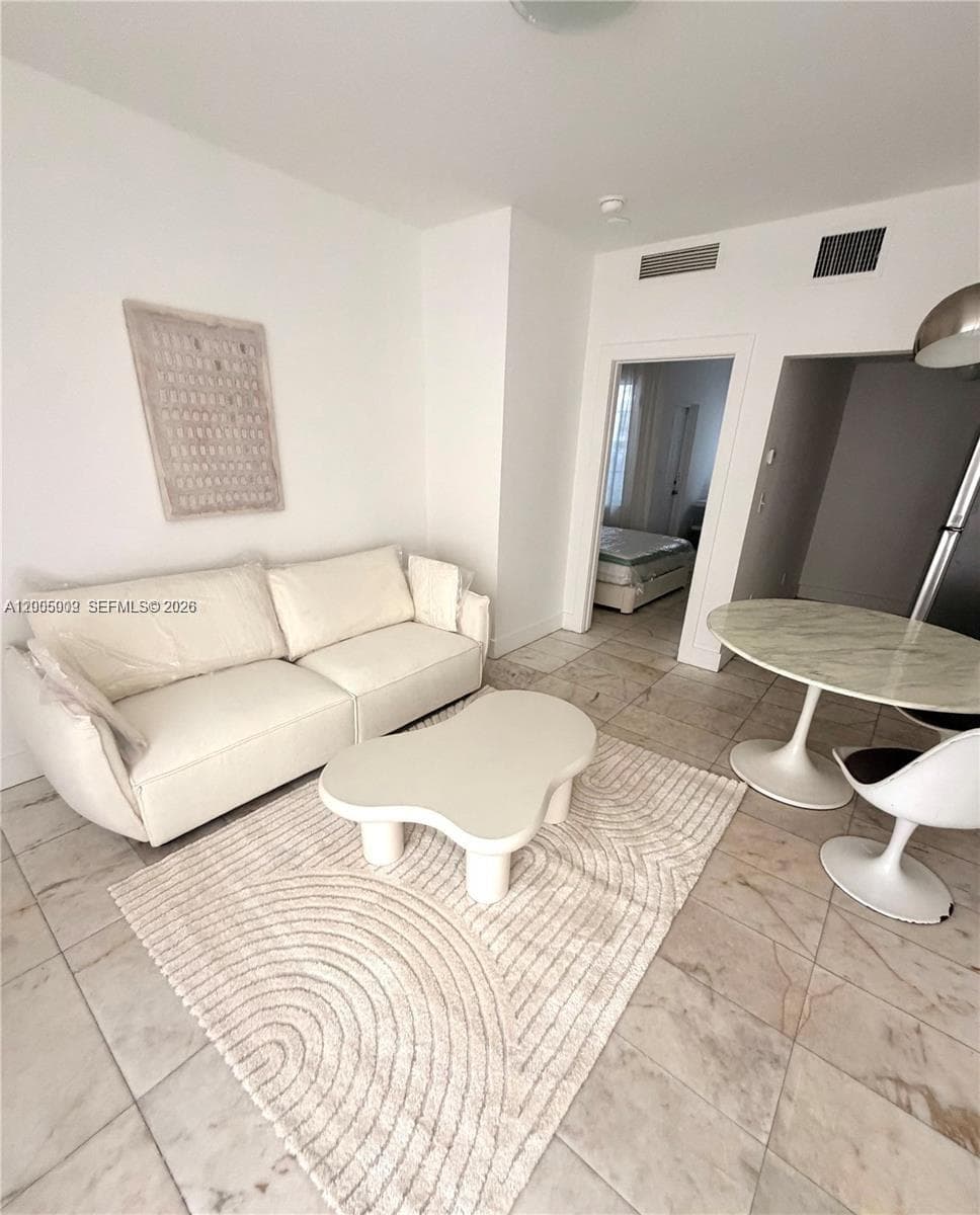 801 8th St # 104, Miami Beach FL 33139 — 3