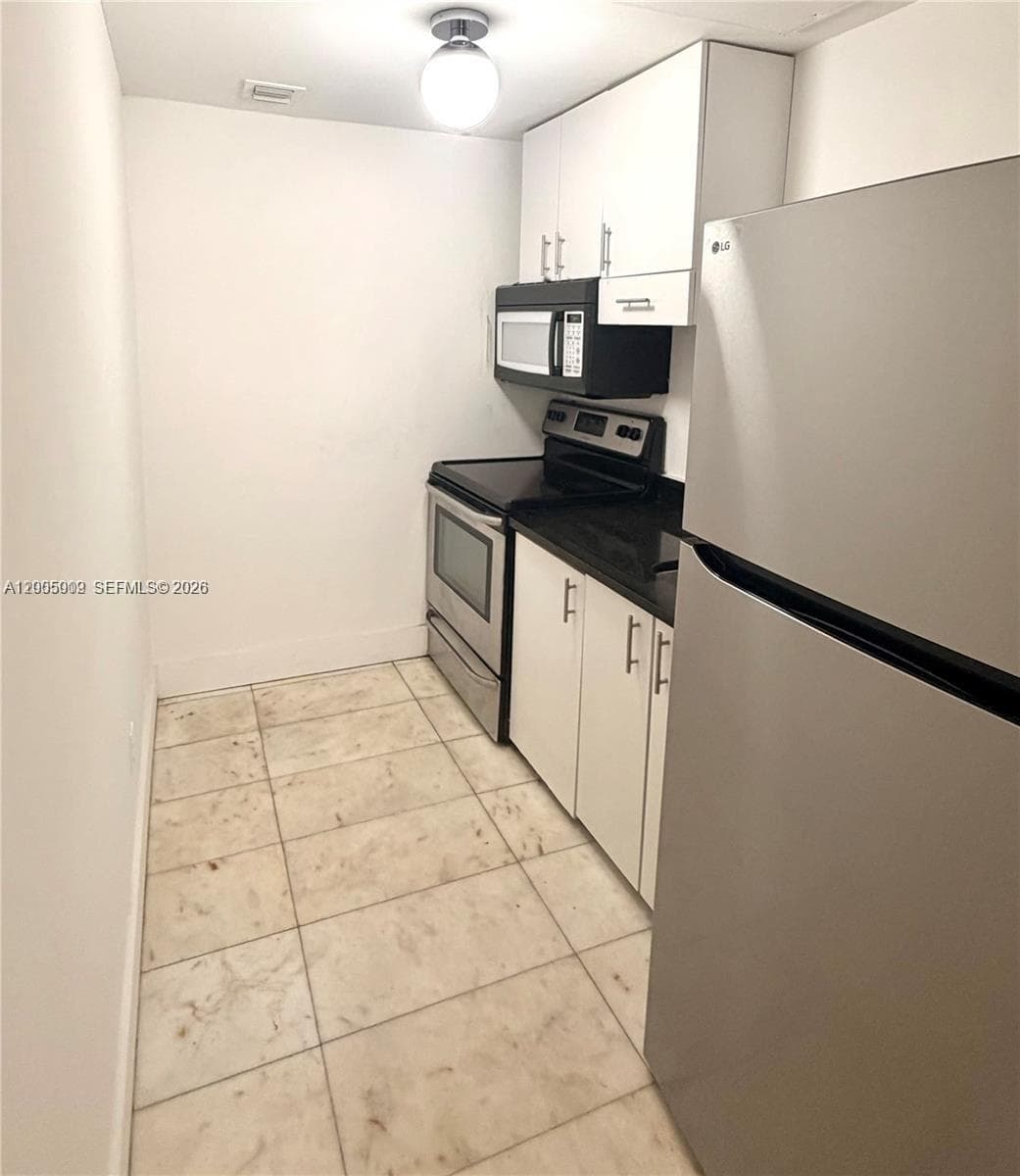 801 8th St # 104, Miami Beach FL 33139 — 4