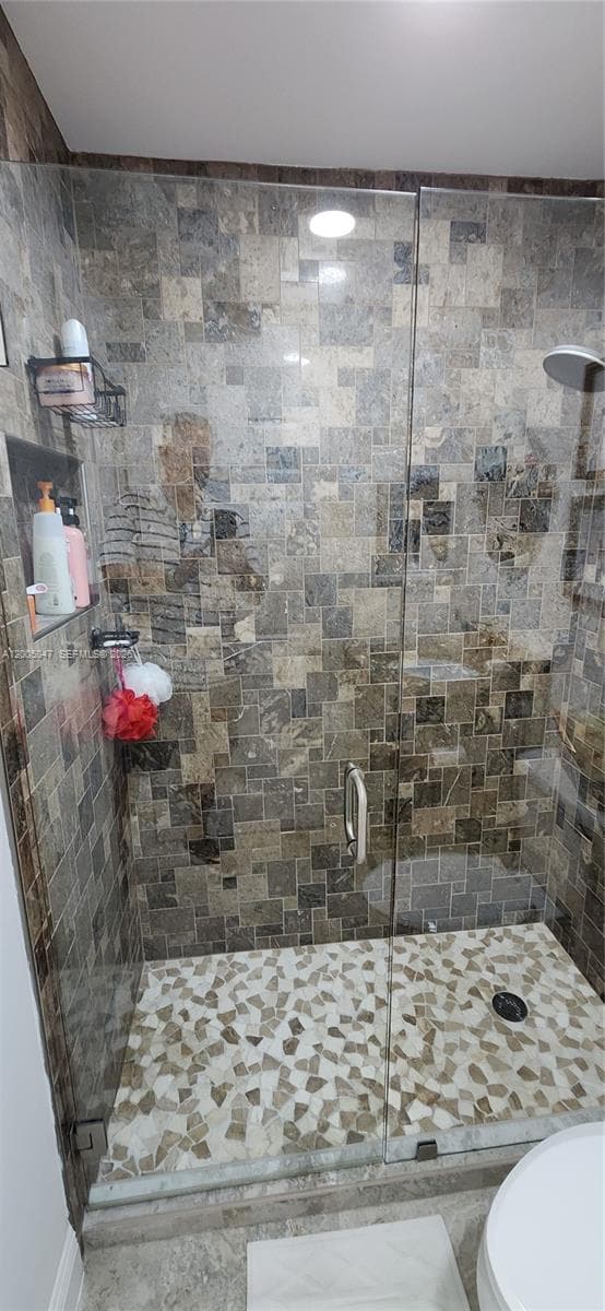 19922 NW 88th Ave, Hialeah FL 33018 — 20