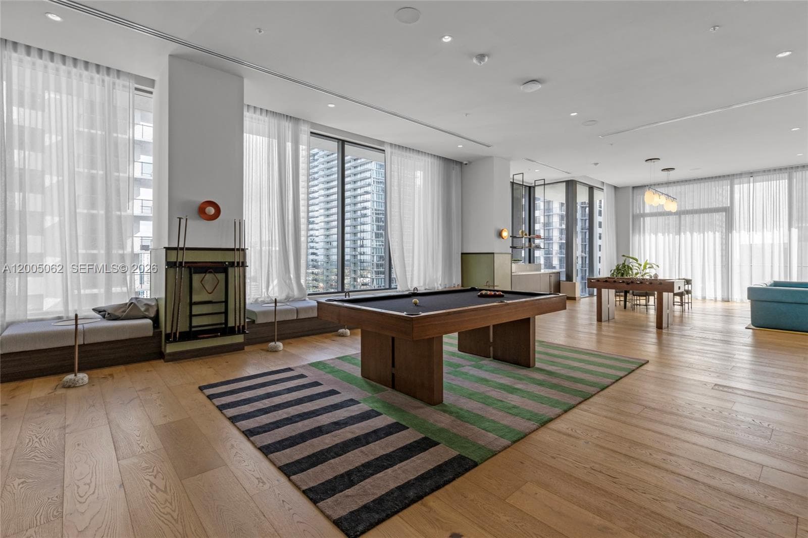 11 NE 6th St # 407, Miami FL 33132 — 22