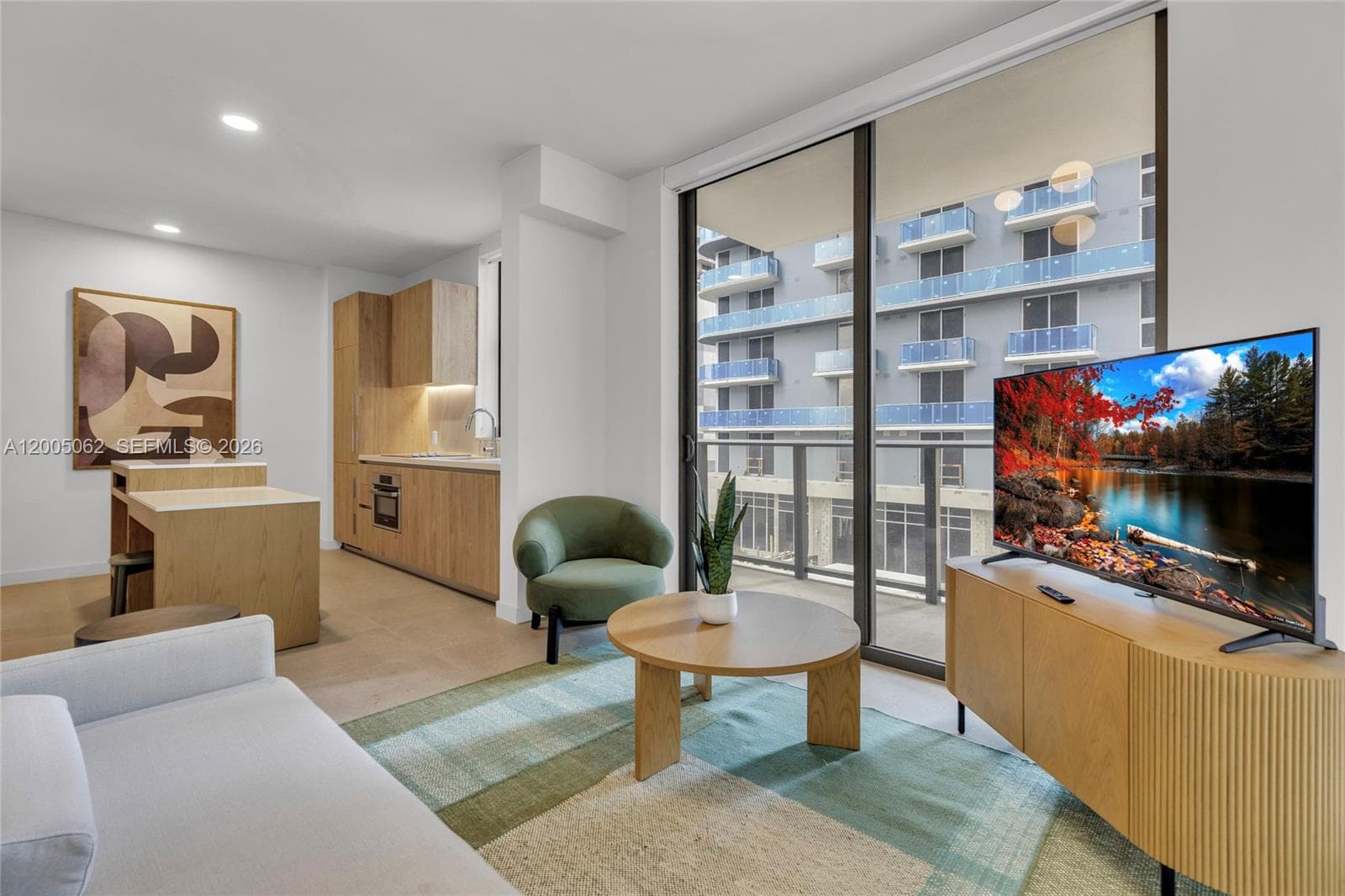 11 NE 6th St # 407, Miami FL 33132 — 1