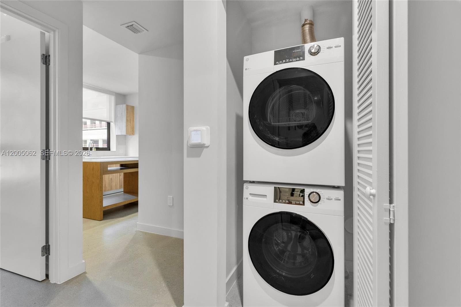 11 NE 6th St # 407, Miami FL 33132 — 20