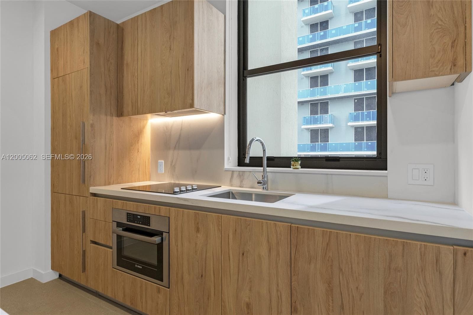 11 NE 6th St # 407, Miami FL 33132 — 10