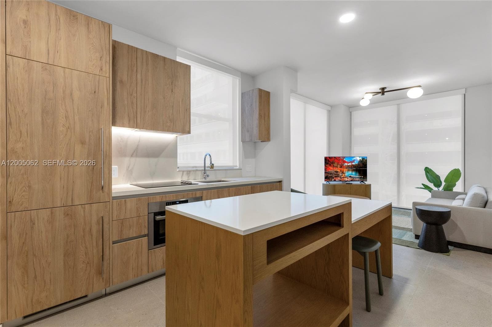 11 NE 6th St # 407, Miami FL 33132 — 11