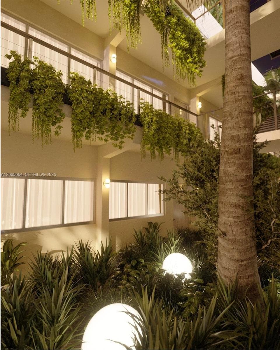 260 Collins Ave # 201, Miami Beach FL 33139 — 35