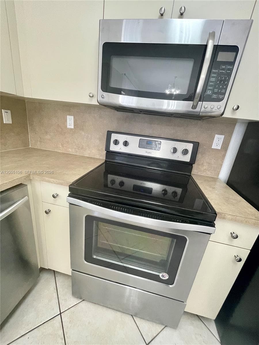 21477 SW 85th Psge # 21477, Cutler Bay FL 33189 — 3