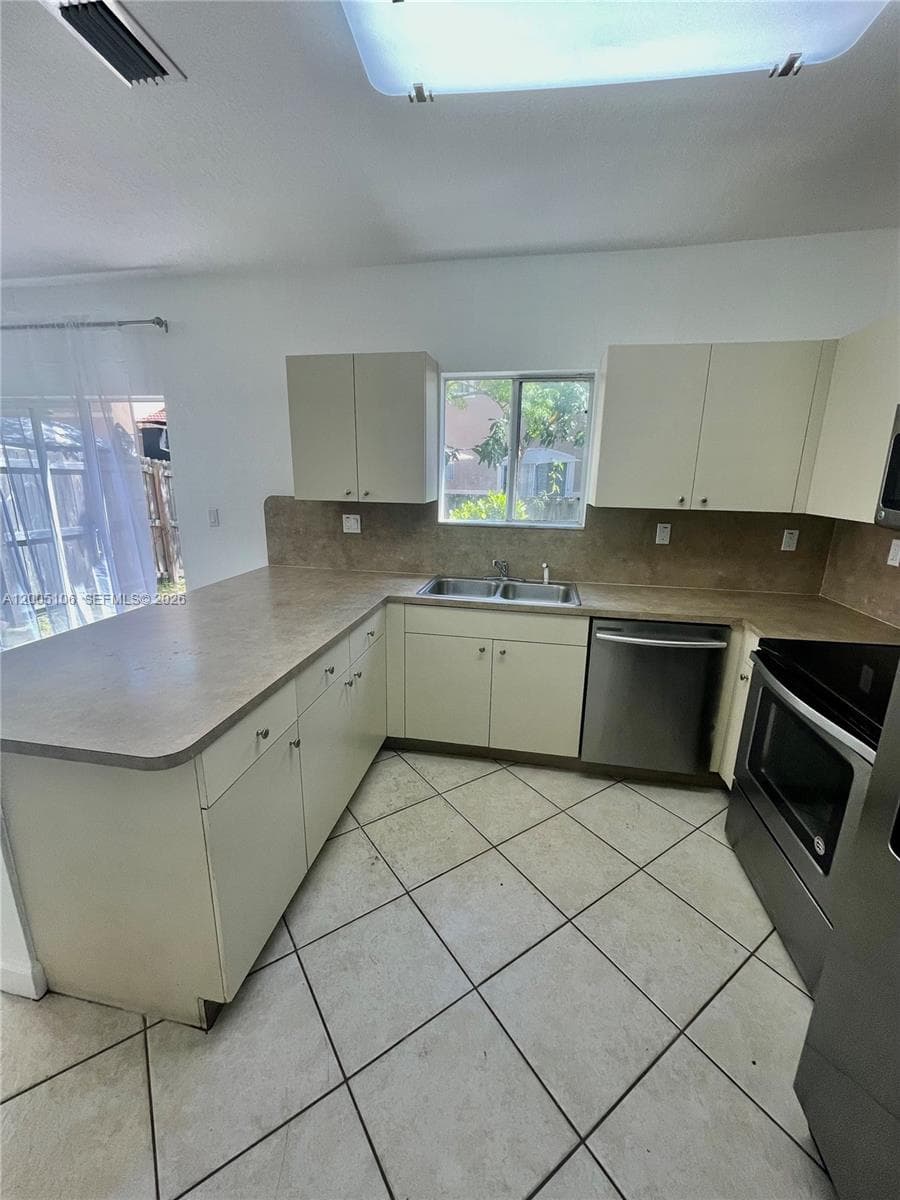 21477 SW 85th Psge # 21477, Cutler Bay FL 33189 — 4