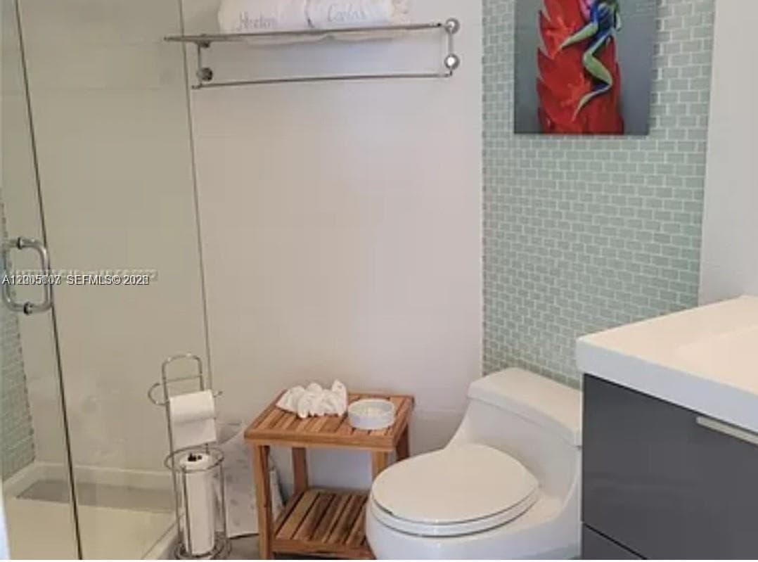 5880 Collins Ave # 604, Miami Beach FL 33140 — 5