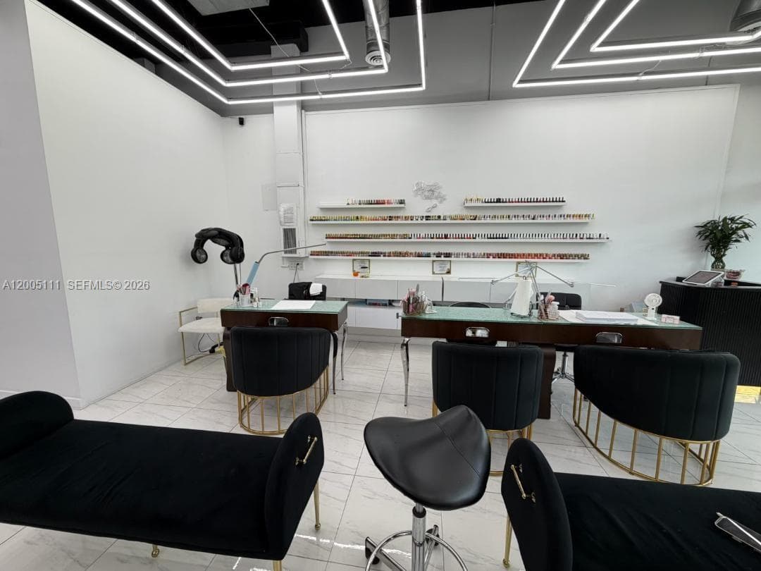 8290 SW 40th St, Miami FL 33155 — 3