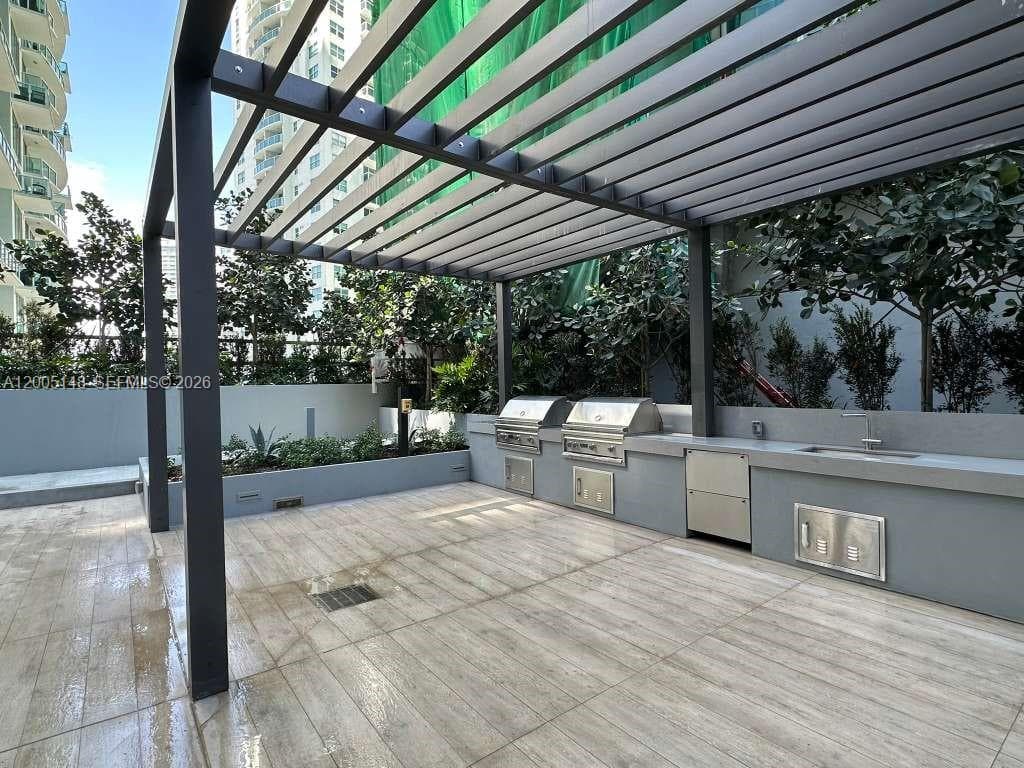 77 SE 5th Street # 1815, Miami FL 33131 — 33