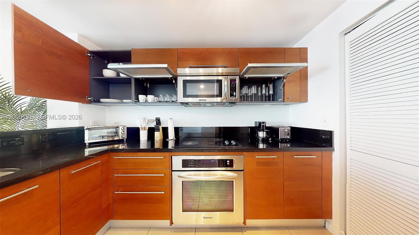 244 Biscayne Blvd # 704, Miami FL 33132 — 12