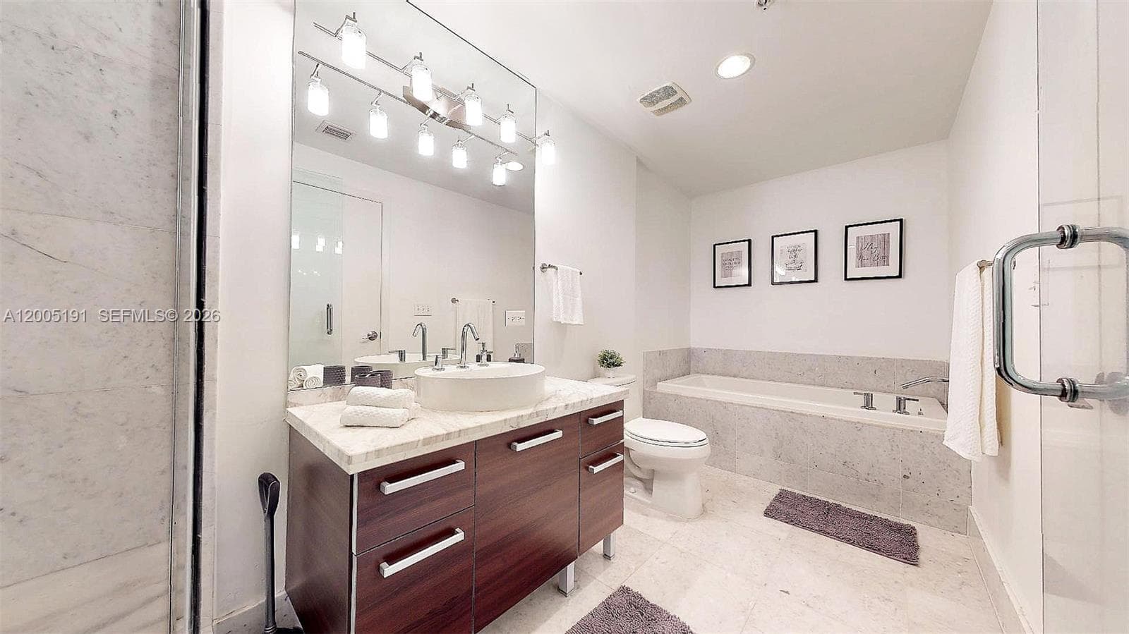 244 Biscayne Blvd # 704, Miami FL 33132 — 22