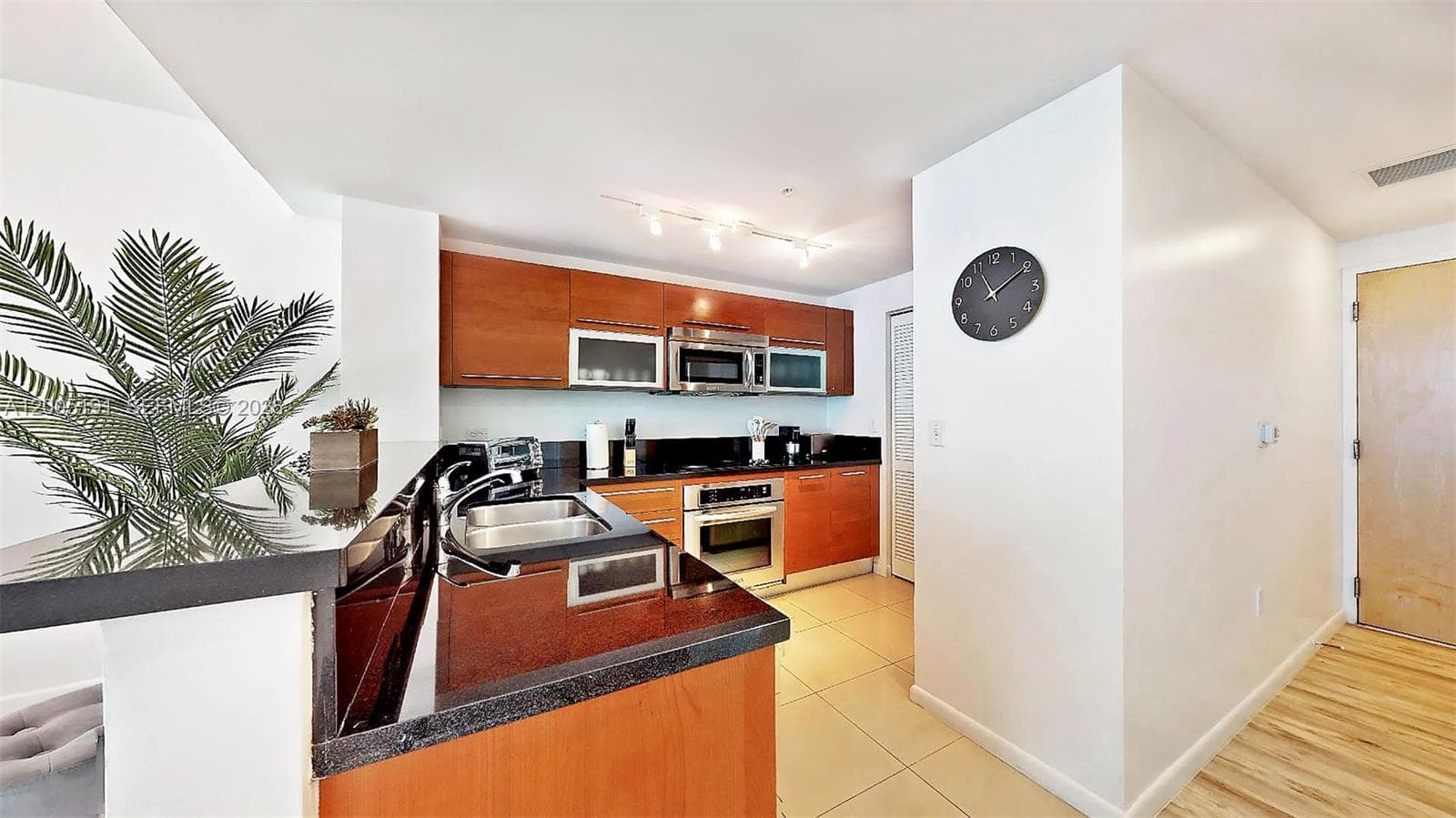 244 Biscayne Blvd # 704, Miami FL 33132 — 8