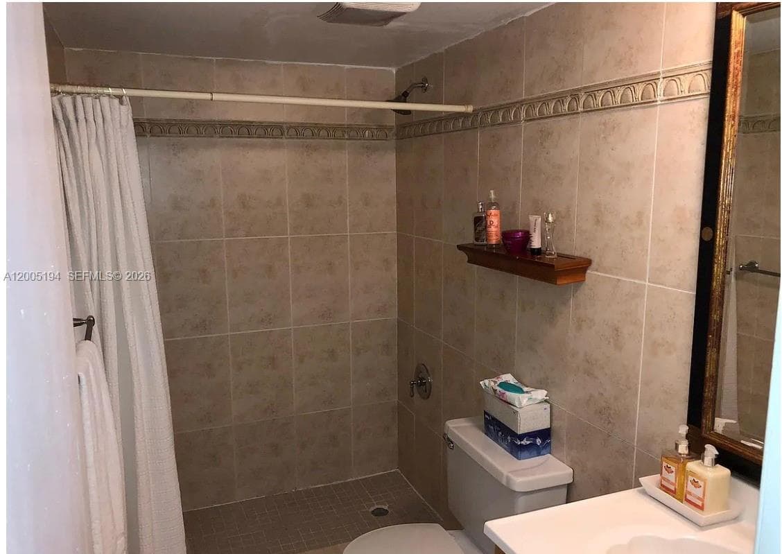 7705 SW 86th St # 211, Miami FL 33143 — 7