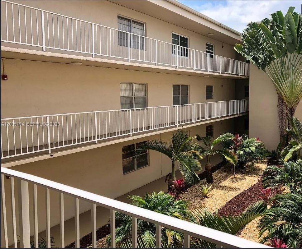 7705 SW 86th St # 211, Miami FL 33143 — 1