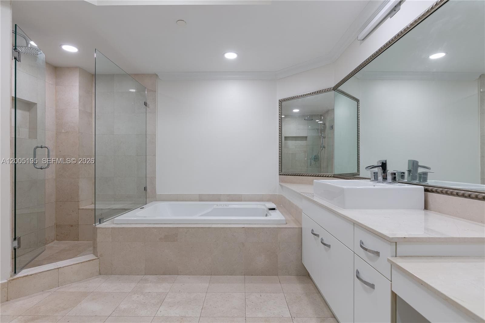 21150 Point PL # 2902, Aventura FL 33180 — 22