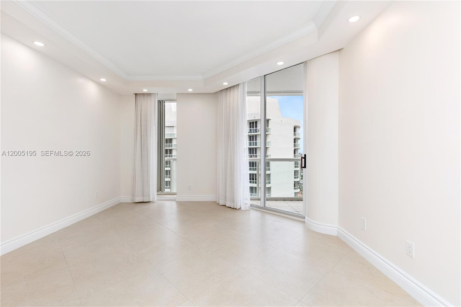 21150 Point PL # 2902, Aventura FL 33180 — 30