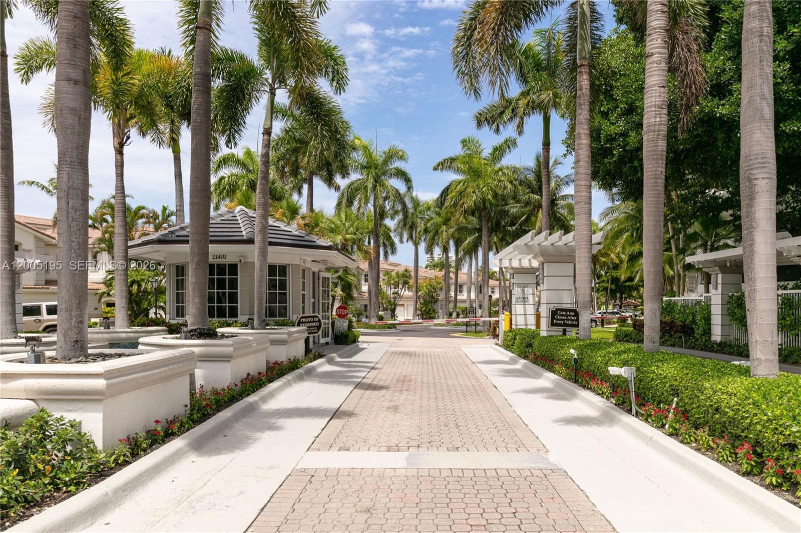 21150 Point PL # 2902, Aventura FL 33180 — 49