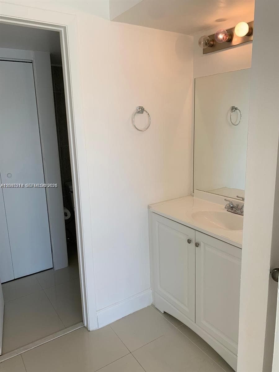 8590 SW 212th St # 210, Cutler Bay FL 33189 — 8