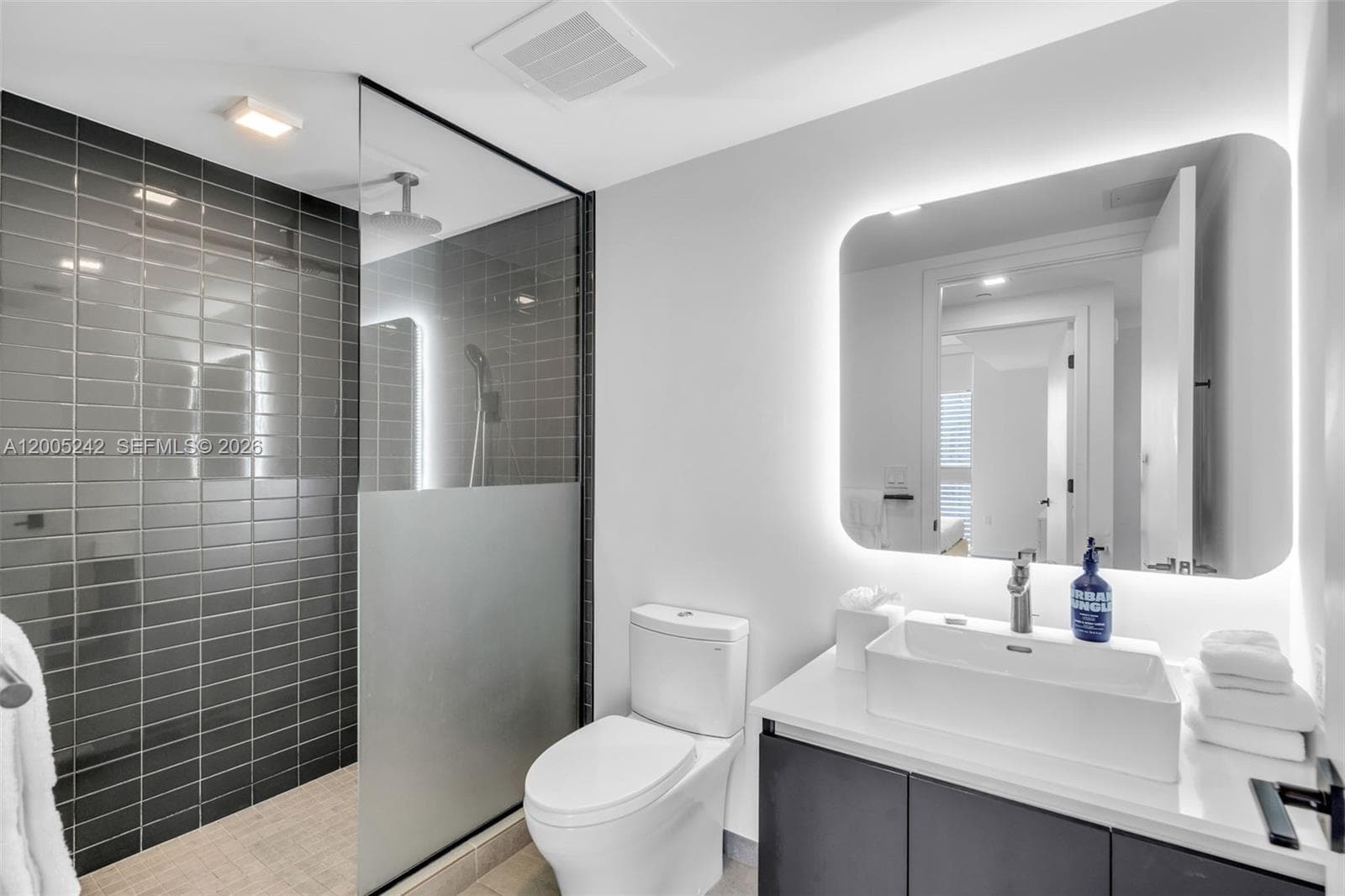 227 NE 2nd St # 2503, Miami FL 33132 — 5