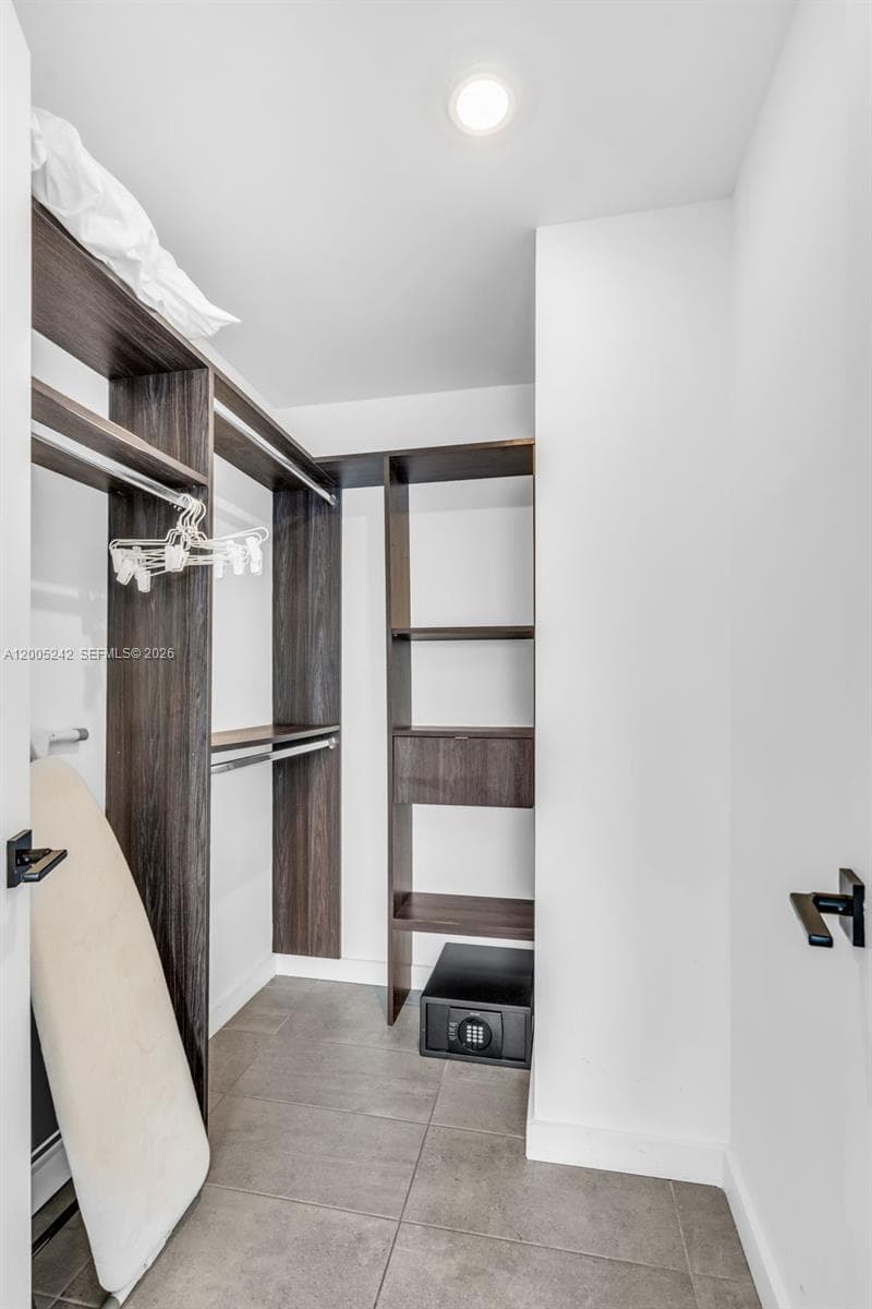 227 NE 2nd St # 2503, Miami FL 33132 — 9